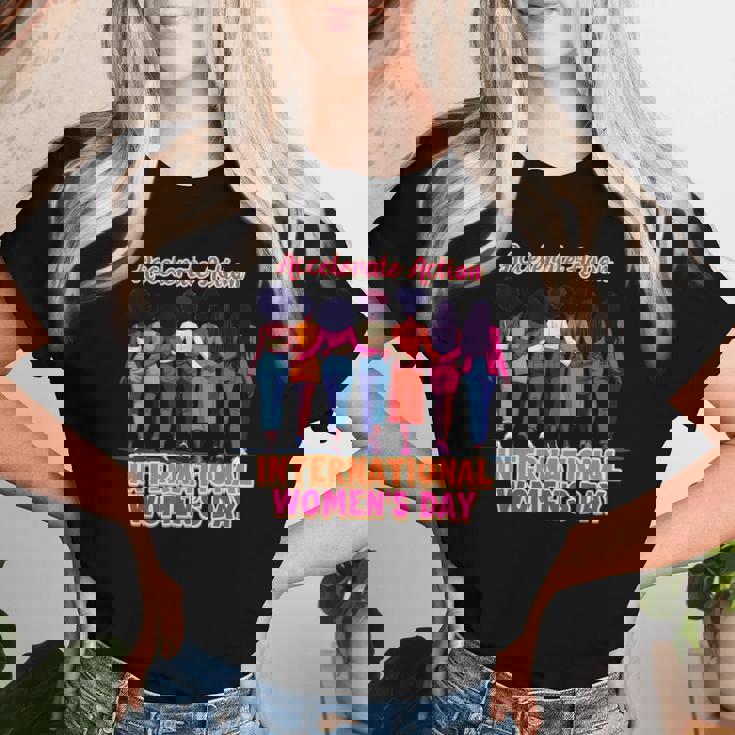 International Women’S Day Empowerment Accelerate Action レディースTシャツ 彼女への贈り物