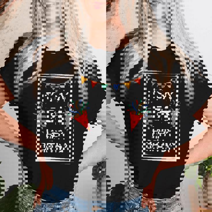 It's My 17Th Birthday Happy 17歳 誕生日 男の子 女の子 レディースTシャツ 彼女への贈り物