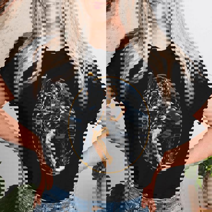 Pinup Girl Warbird 軍用航空機 航空機 レディースTシャツ 彼女への贈り物