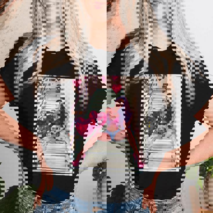 Pinup Girls 「バルーン付きセクシー赤毛ピンナップ1」 レディースTシャツ 彼女への贈り物