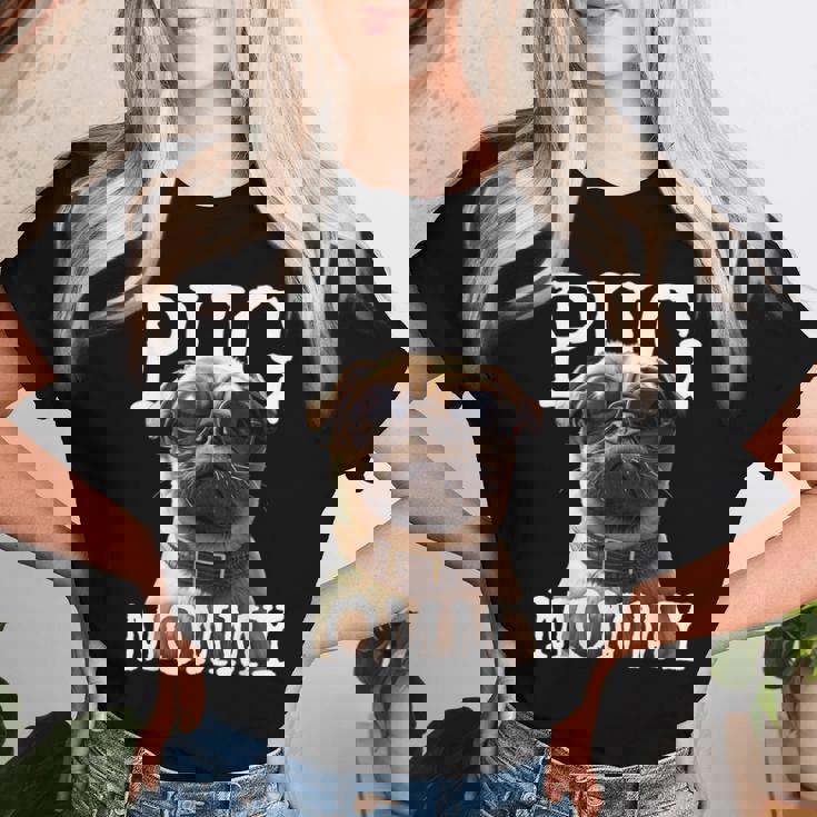 Pug Mommyパグ・マミー パグ・マム 犬のママ 母の日 パグ・ママ レディースTシャツ 彼女への贈り物