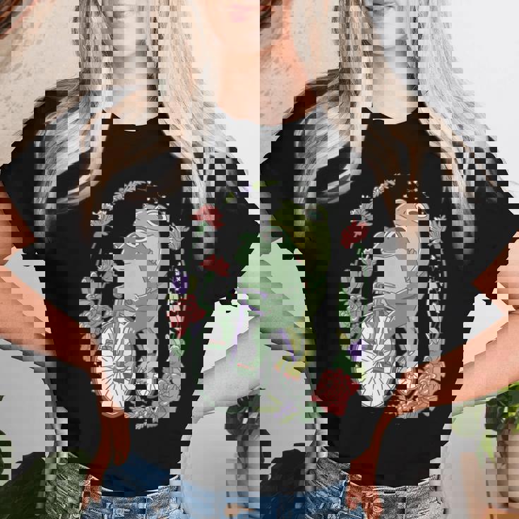 かわいい カエル 自転車 花 カワイイ 美的 気まぐれなロマンチック レディースTシャツ 彼女への贈り物