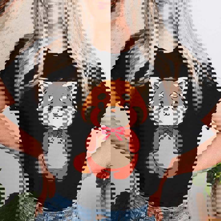 かわいいレッサーパンダ蝶ネクタイ かわいい動物園 日帰り旅行 男の子 女の子 キッズ レディースTシャツ 彼女への贈り物