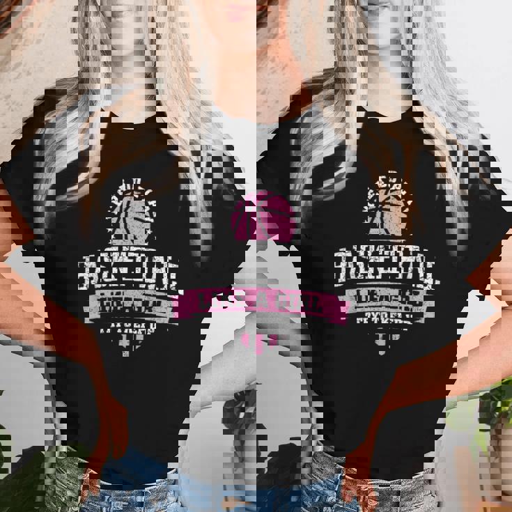 はい、私は女の子のようにバスケットボールをします レディースTシャツ 彼女への贈り物