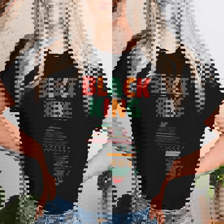 アフリカ大陸アート。男性、女性、アフリカの地図愛好家に。 レディースTシャツ 彼女への贈り物