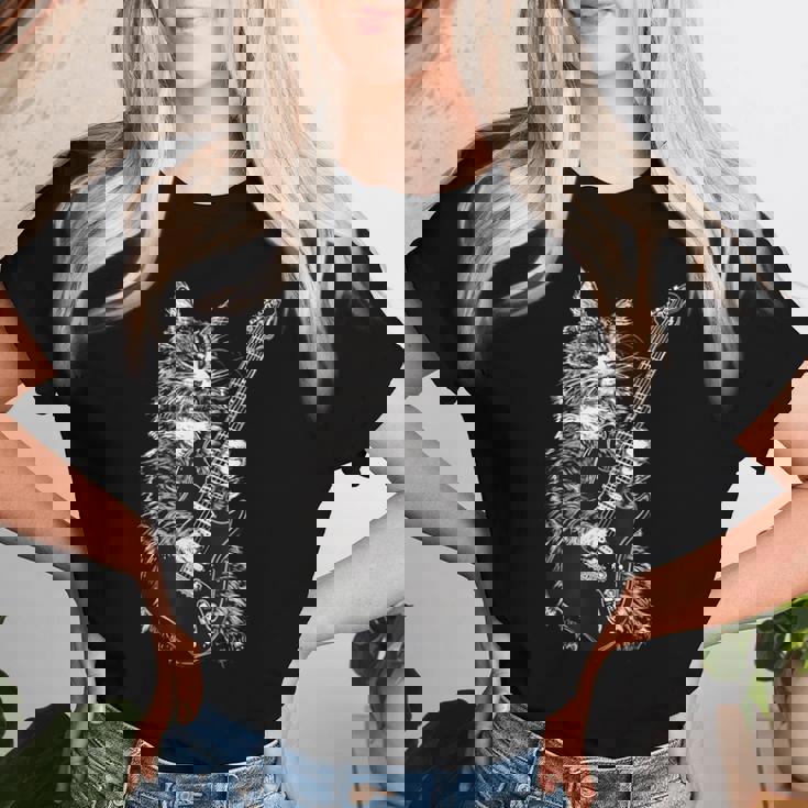 エレキギターを弾くロックキャット デザイン 男性 女性 レディースTシャツ 彼女への贈り物