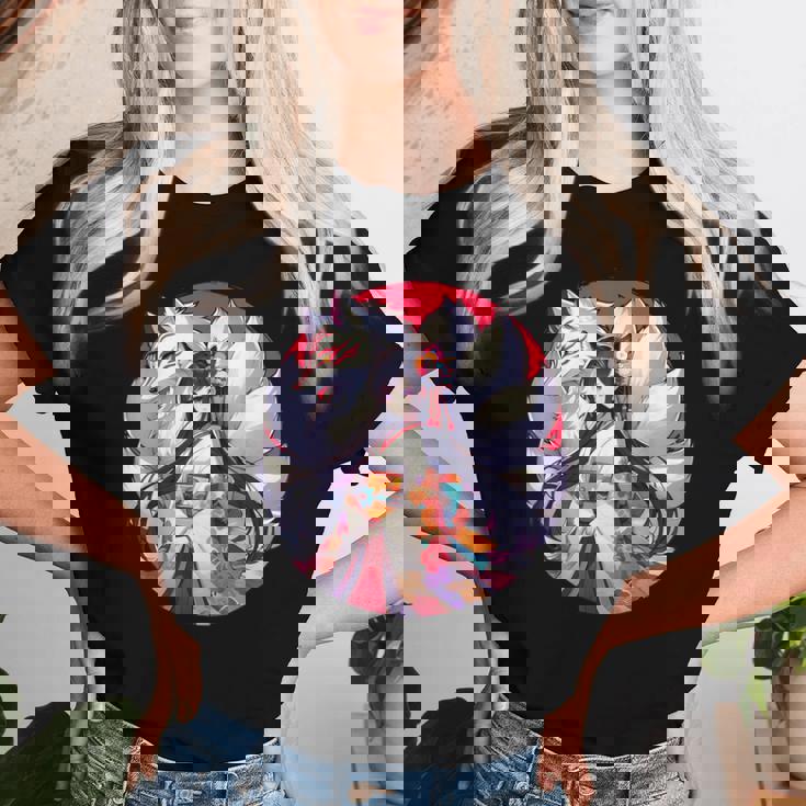 キツネ 九尾狐と日本アニメ 女の子 レディースTシャツ 彼女への贈り物