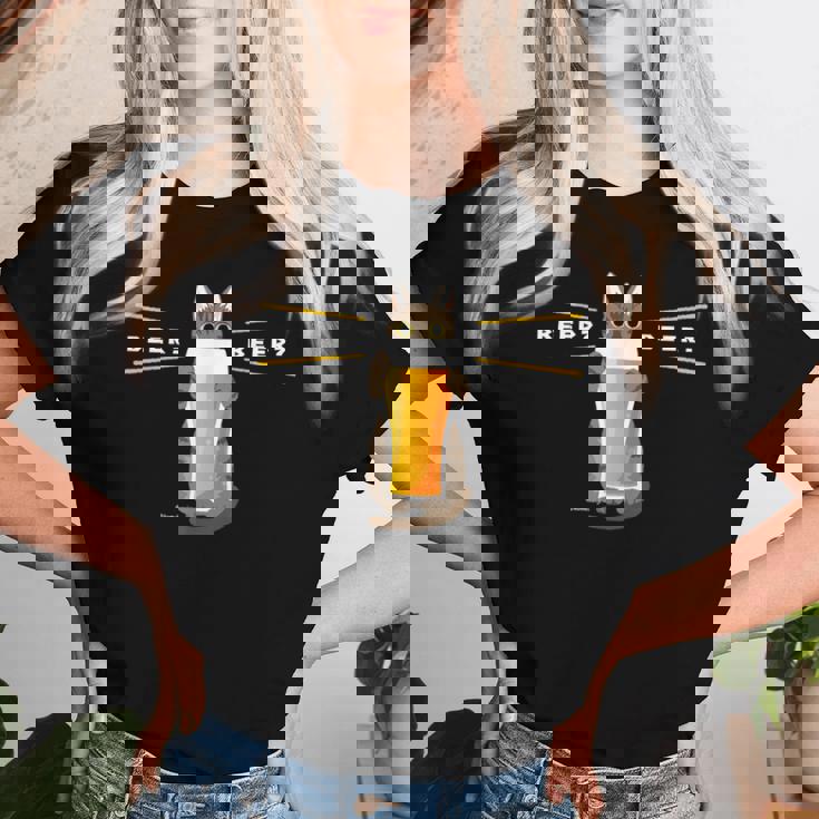 ビールをすすめるねこ 猫 ビール Cat Beer レディースTシャツ 彼女への贈り物