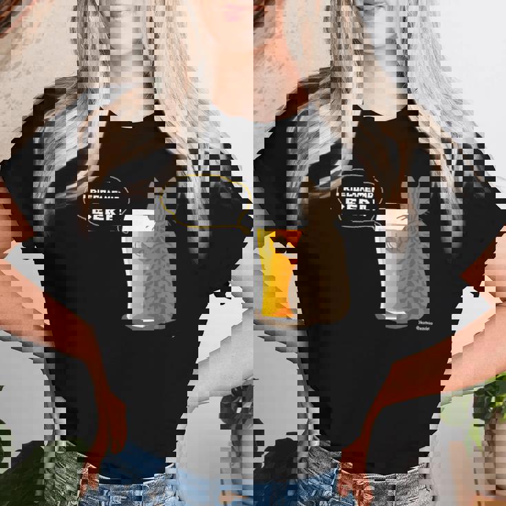 ビールをすすめるねこ2 猫 ビール Cat Beer レディースTシャツ 彼女への贈り物