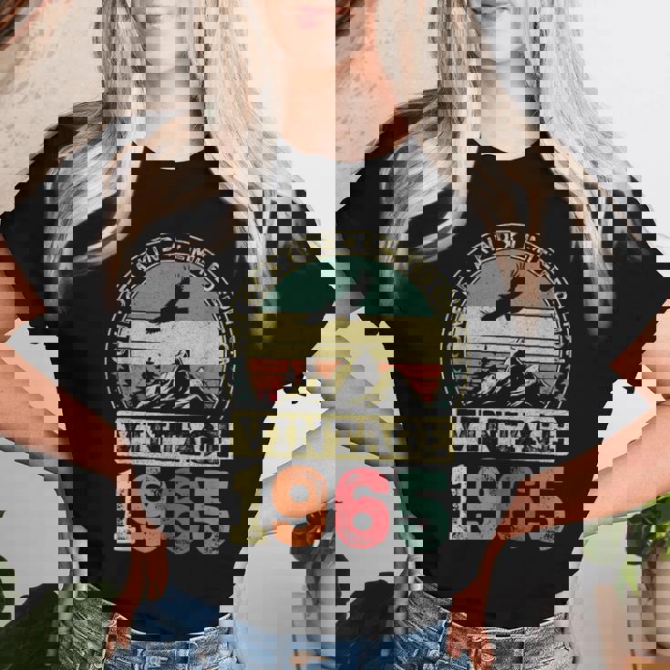 ヴィンテージ 1965 ギフト 男性 女性 長寿祝い 1965年生まれ 還暦祝い ユニークな誕生日プレゼント レディースTシャツ 彼女への贈り物