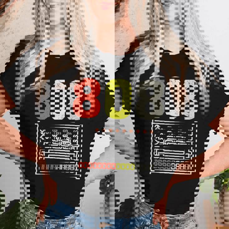 ヴィンテージ 808 ローランド ドラムマシン ギフト 男性 女性 ドラムに レディースTシャツ 彼女への贈り物