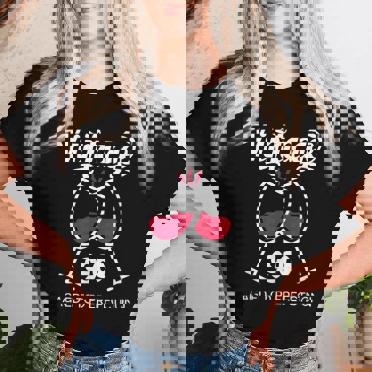 卒寿祝い ワイン好き 酒好き 父 母 男性 女性 90歳お祝いintage Aged To Perfection レディースTシャツ 彼女への贈り物