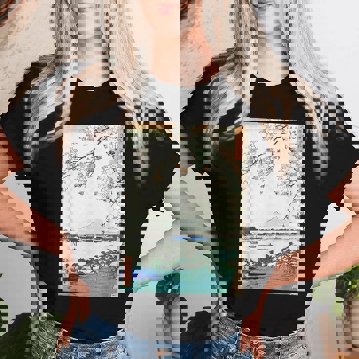 桜の花 ジャパニーズ・ヴィンテージ・アート 歌川 広重 隅田川水神の森真崎 名所江戸百景 レディースTシャツ 彼女への贈り物