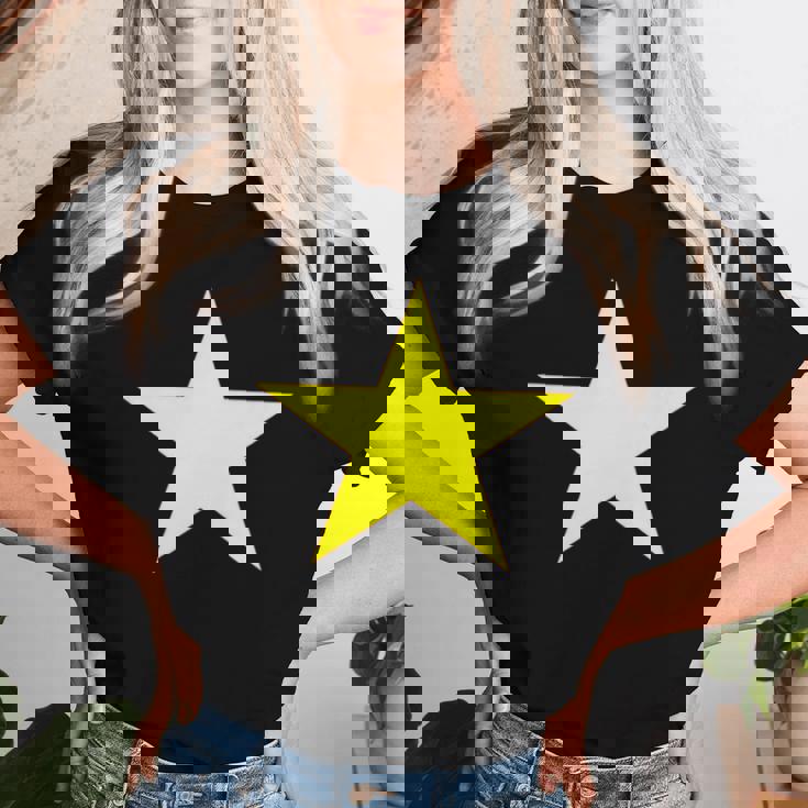 素晴ベトナム 人国旗ietnam Flag ベトナム の旗 男性用、女性用 レディースTシャツ 彼女への贈り物