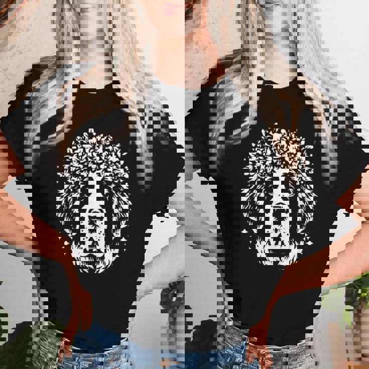 花のセントバーナード犬の花のグラフィック デザイン レディースTシャツ 彼女への贈り物