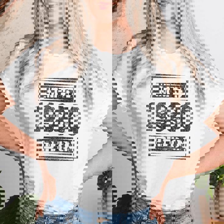 45 Cumpleaños Hombres 45 Años Retro Es Nacidos En 1980 Camiseta de mujer Regalos para ella