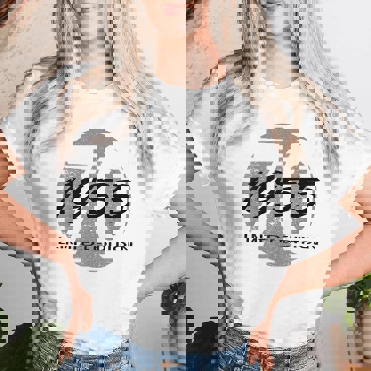 70歳の誕生日 男性 女性 70歳 1955年生まれ レディースTシャツ 彼女への贈り物