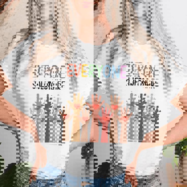 Everyone Is Welcome Here アイダホ 教師 男性 女性 キッズ レディースTシャツ 彼女への贈り物