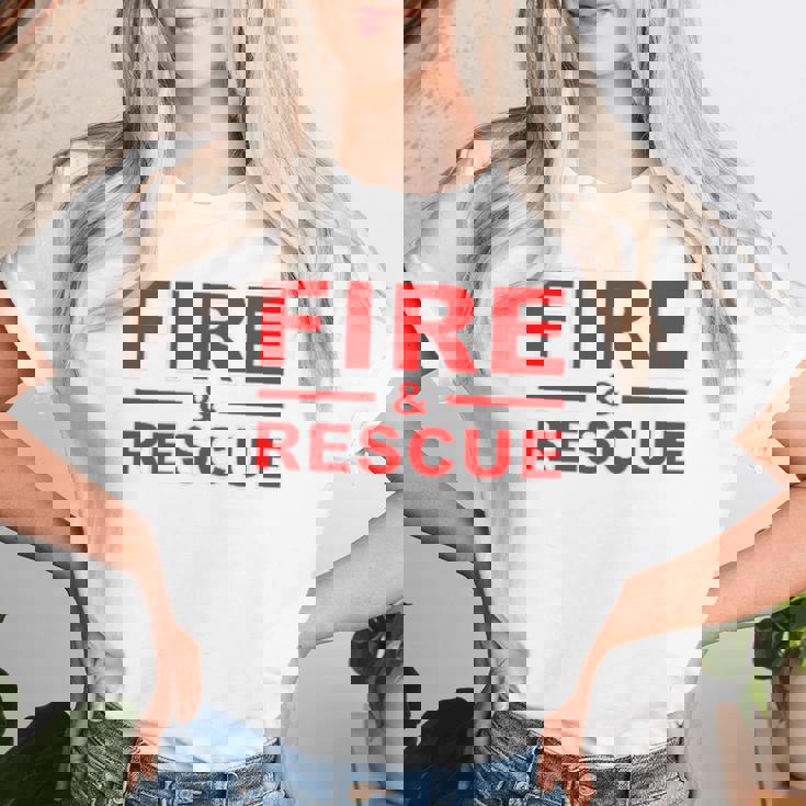Fire Rescue 消防士 消防士 キッズ 若者 大人 男の子 女の子 レディースTシャツ 彼女への贈り物