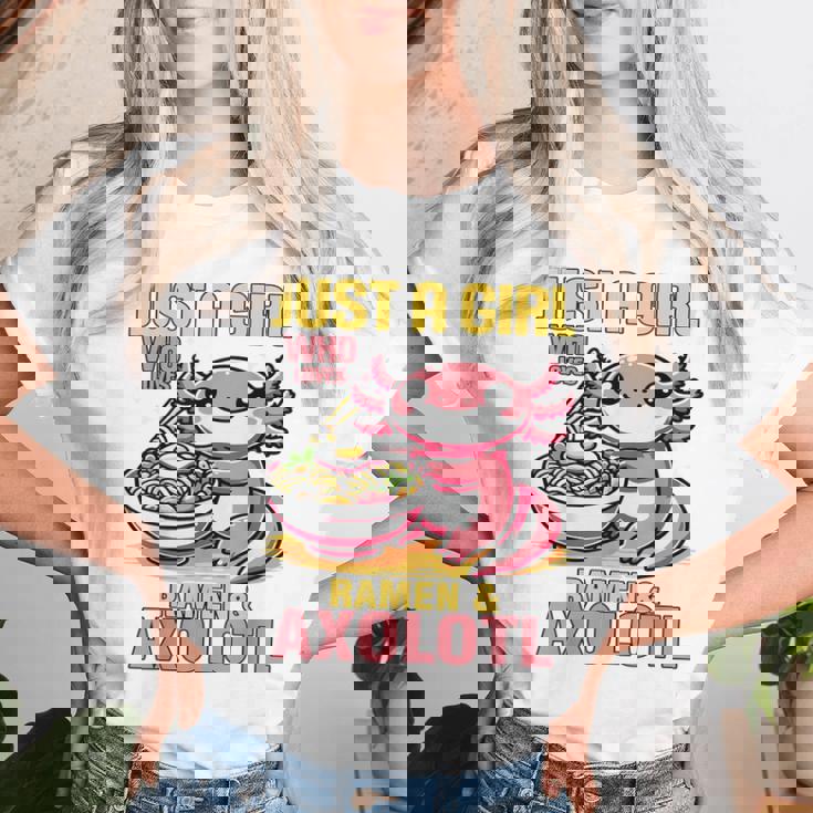 Just A Girl Who Loves Ramen And Axolotl Pink Kawaii Axolotl レディースTシャツ 彼女への贈り物