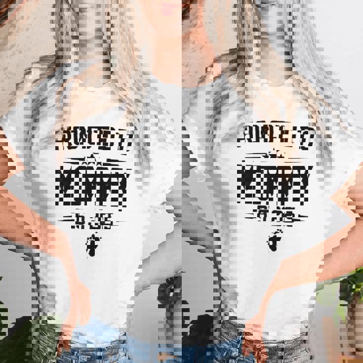 Promoted To Mommy Est 2025 Soon To Be Mom 2025 Mother's Day Women T-shirt Gifts for Her