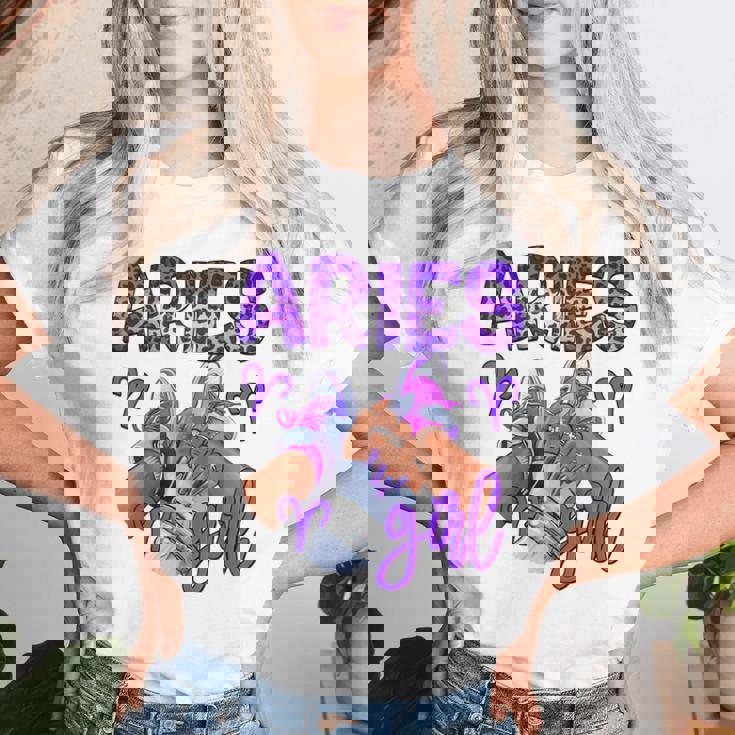 牡羊座 女の子 誕生日 星座 スニーカー ネイル 誕生日 レディースTシャツ 彼女への贈り物