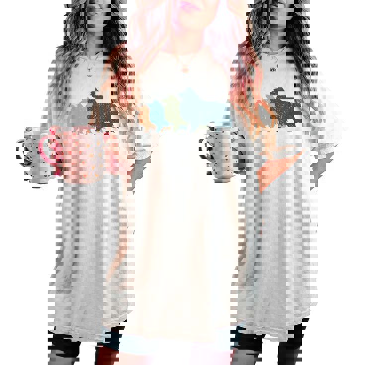 Dog Mom & Dad シルエット ヴィンテージ シェルティ シェットランド シープドッグ レディースオーバーサイズコンフォートTシャツ Dog Mom & Dad シルエット ヴィンテージ シェルティ シェットランド シープドッグ レディースオーバーサイズコンフォートTシャツ