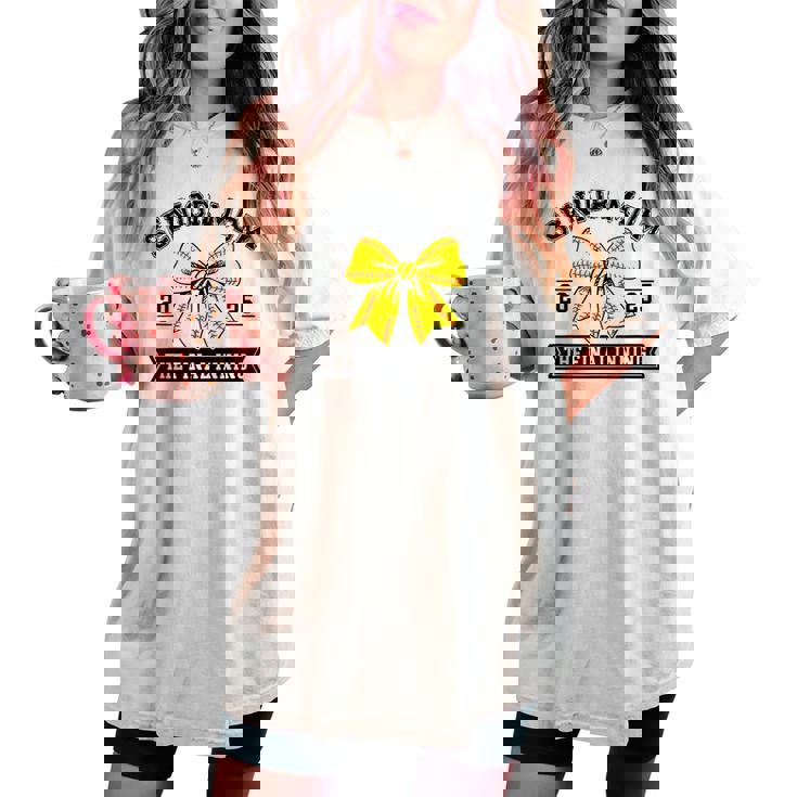 Softball Senior Mom 2025 The Final Inning Softball Mom Women's Oversized Comfort T-shirt