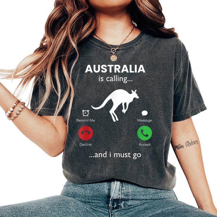 Australia Está Llamando Australia Divertida Camiseta extragrande cómoda para mujer