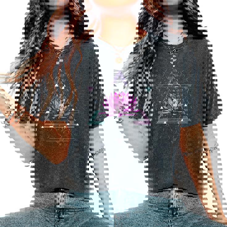 Lotus Floweracred Geometry Yoga Meditationpiritual Zen レディースオーバーサイズコンフォートTシャツ