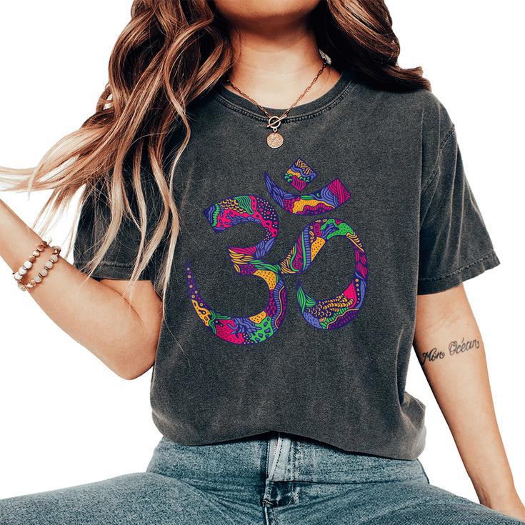 Símbolo Om Aum Ohm Mandala Hindú Yoga Meditación Namaste In Mangas Camiseta extragrande cómoda para mujer