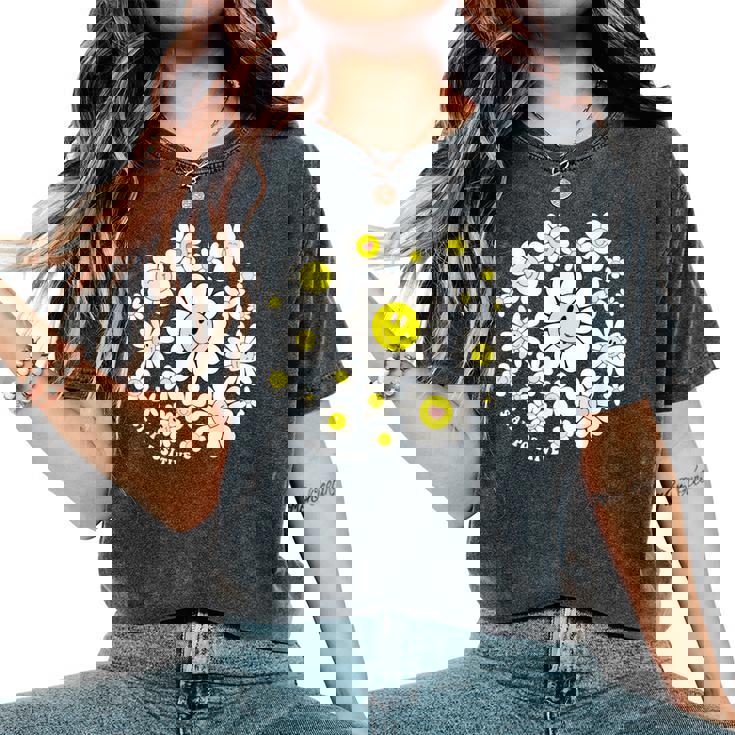 Stay Positive キュート スマイルフェイス 花 ハッピーフェイス 花 女の子 レディースオーバーサイズコンフォートTシャツ