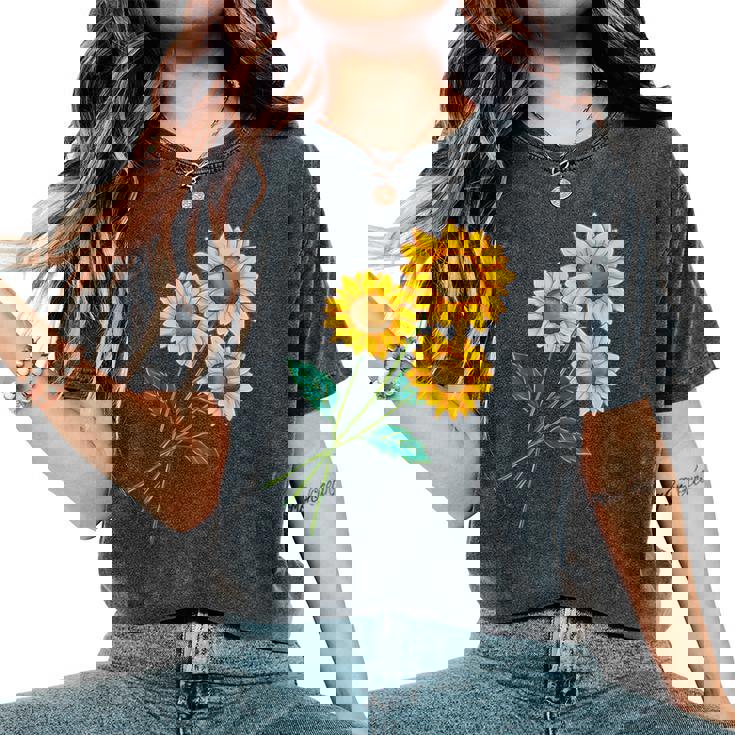 ひまわりの花束 春のフローラルガーデン 黄色の花 レディースオーバーサイズコンフォートTシャツ