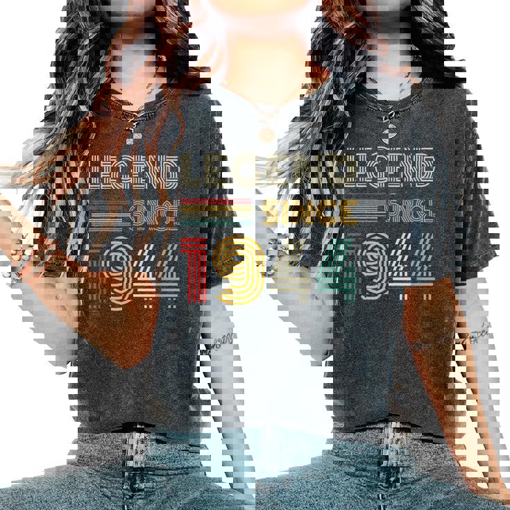 ヴィンテージ 1944 81 歳の誕生日プレゼント 男性 女性 81 歳 レディースオーバーサイズコンフォートTシャツ