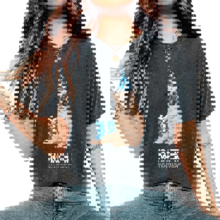 還暦祝い 犬好き 男性 女性 父 母 還暦 お祝い 60歳 かわいい 犬 パグ おしゃれ おもしろ 赤色 レディースオーバーサイズコンフォートTシャツ