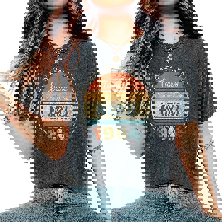 60歳の誕生日ギフト 男性 女性 60歳 3月 1964 レディースオーバーサイズコンフォートTシャツ