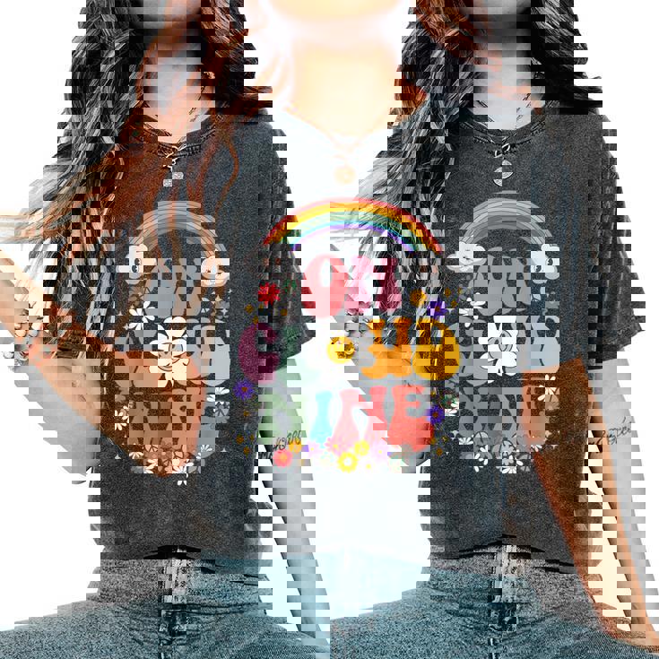 On Cloud Nine Birthday シャツ 9歳の誕生日 女の子 面白い レトロ レディースオーバーサイズコンフォートTシャツ