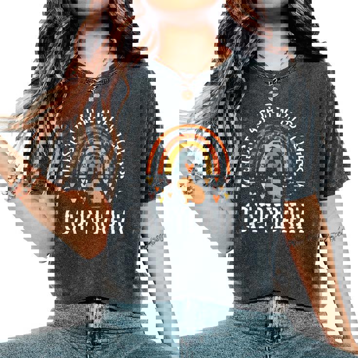 レインボー カピバラシャツ ガールズ Just A Girl Who Loves Capybara レディースオーバーサイズコンフォートTシャツ