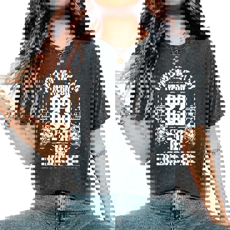 男性、女性、83歳の誕生日への83歳の誕生日プレゼント レディースオーバーサイズコンフォートTシャツ