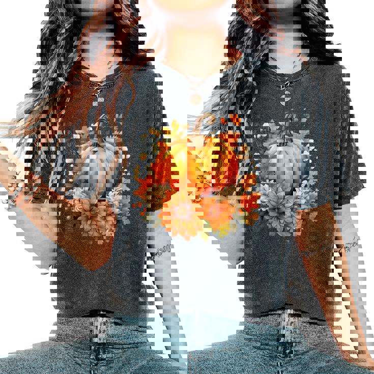 秋の花とカボチャ レディースオーバーサイズコンフォートTシャツ 秋の花とカボチャ レディースオーバーサイズコンフォートTシャツ