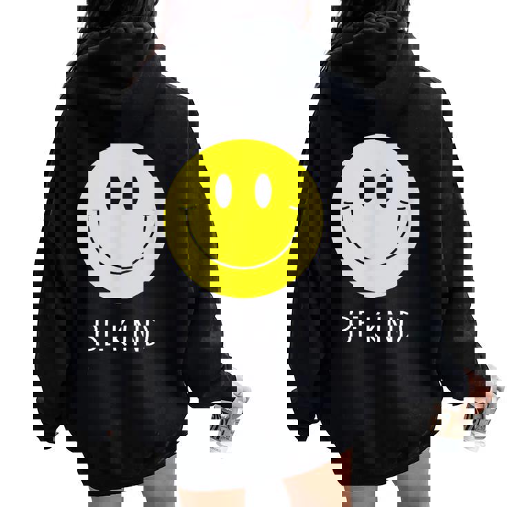 Be Kind かわいい イエロー スマイル フェイス シャツ スマイル フェイス ハピネス レディース オーバーサイズ パーカー バックプリント