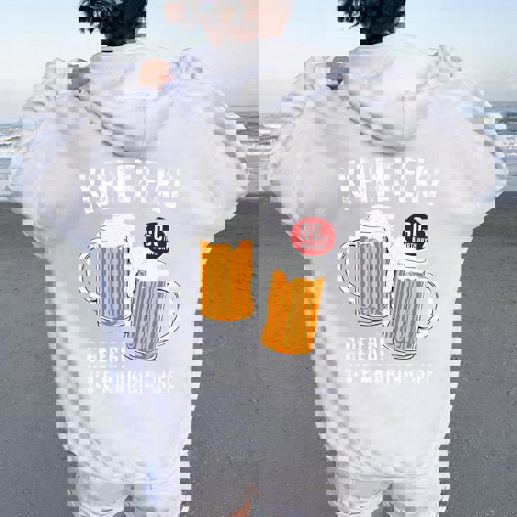 還暦祝い ビール好き 酒好き 父 母 男性 女性 60歳お祝い Cheers To Embracing Life 長袖tシャツ レディース オーバーサイズ パーカー バックプリント