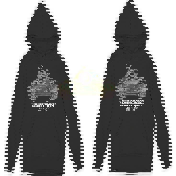 天安門スクエア民主主党抗議 64 1989年6月4日 戦車男 パーカー