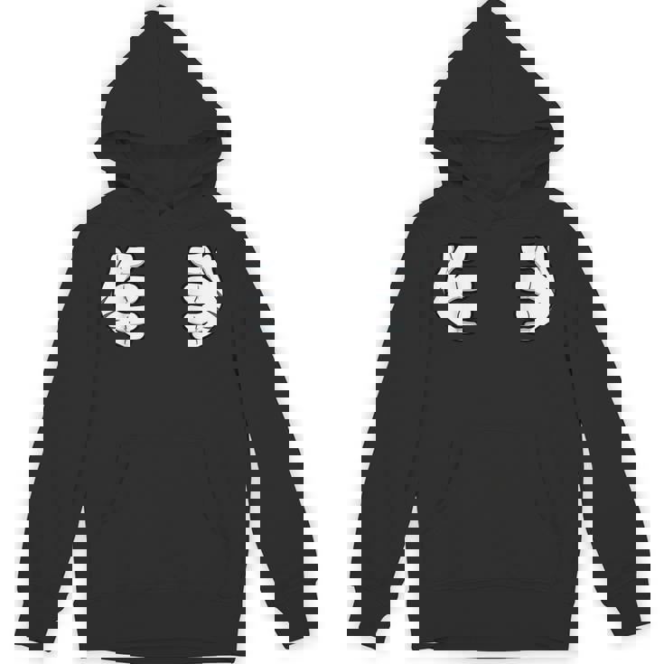 胸に手を当てる パーカー