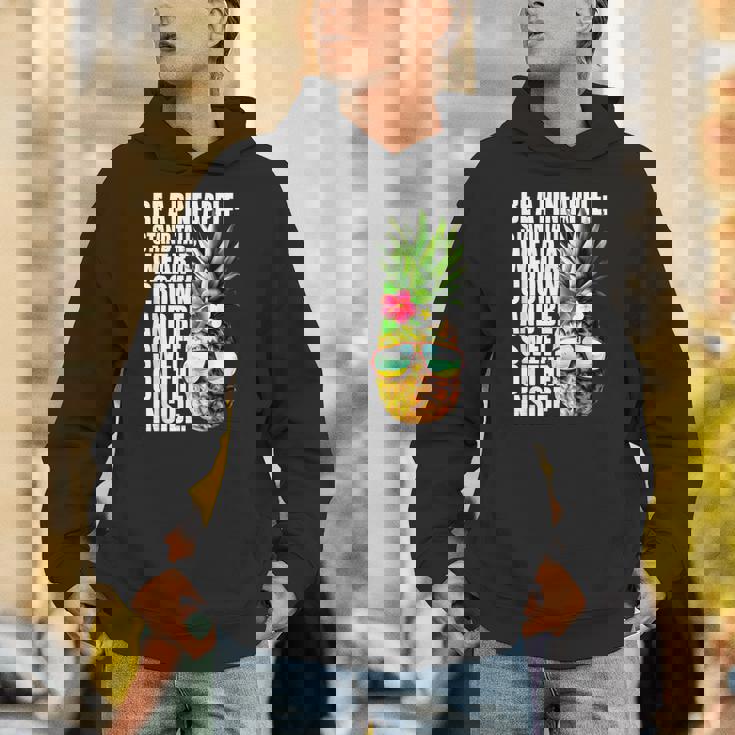 Be A Pineapple Wear A Crownweet Inside アロハ・ハワイパイナップル パーカー