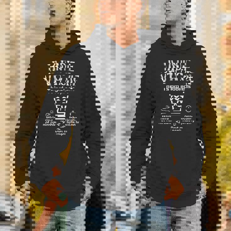 Handle With Care This Good Piece Is 70 70年 70歳の誕生日 パーカー