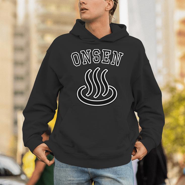 Onsen 温泉マーク（チーム ユニフォーム風）【変なtシャツ屋さん】（お風呂 大好き）銭湯 記号 お土産 旅行 面白い 長袖tシャツ パーカー