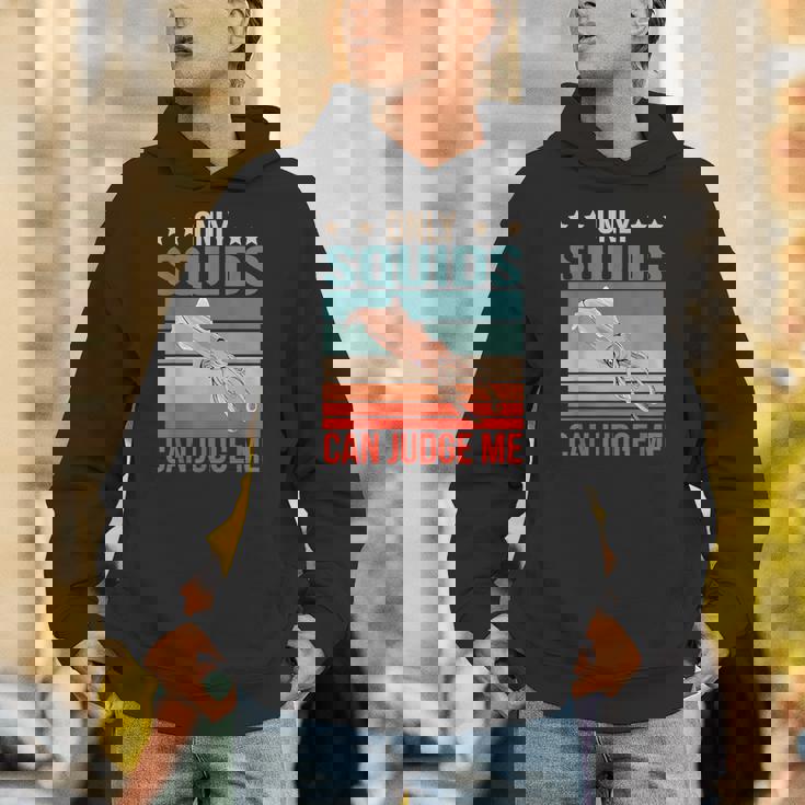 イカは私を判断できる 烏賊 イカ Hoodie