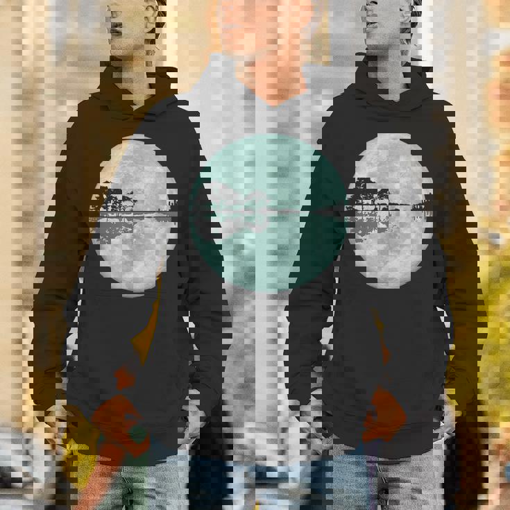 ギター 湖 反射 月 ギター ミュージシャン パーカー