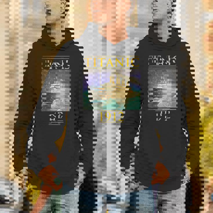 タイタニックtシャツ 帆船 ヴィンテージ クルーズベッセル 1912年 ギフト Hoodie